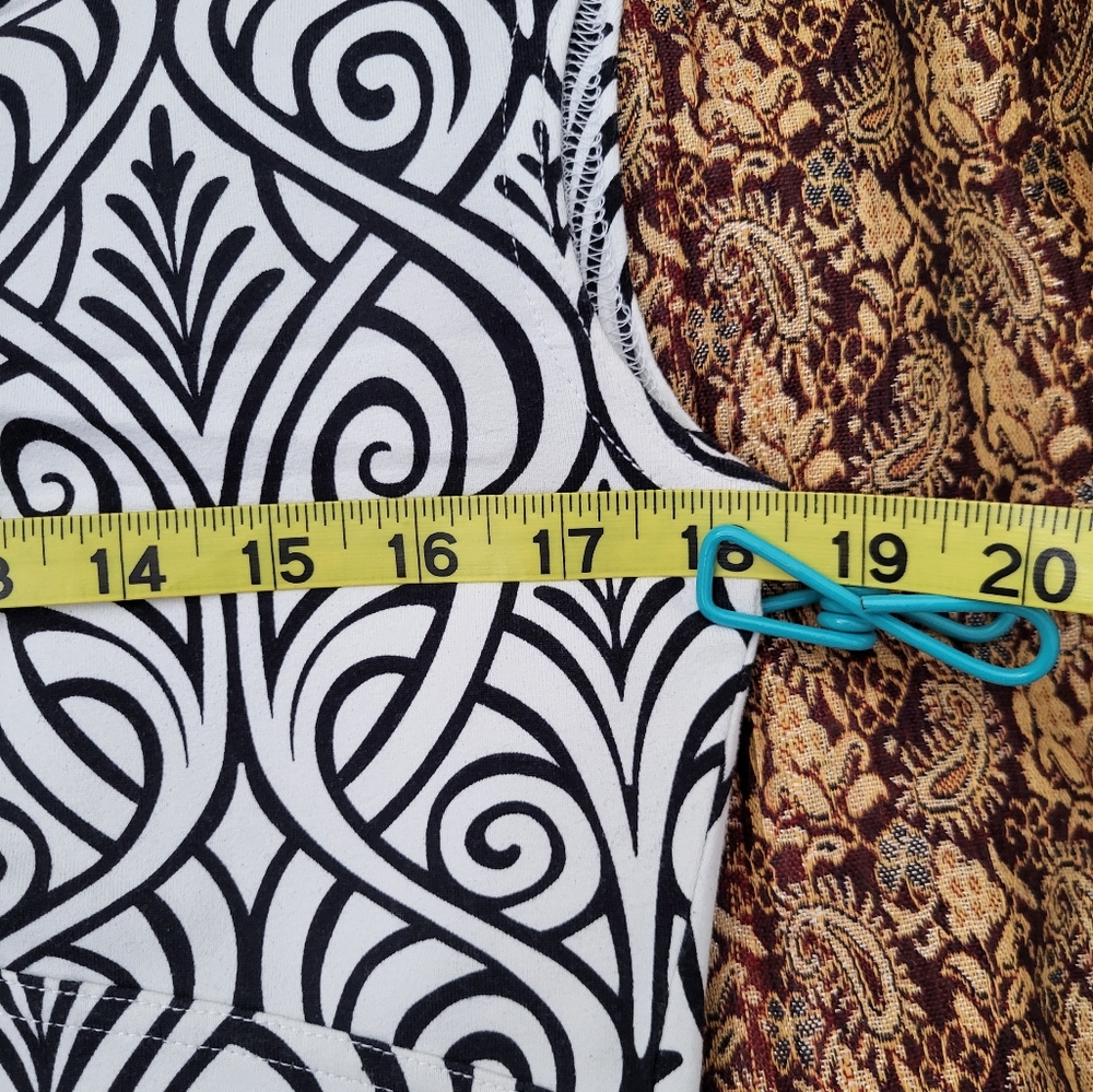 Title Nine size Medium black & white patterned cap sleeve dress - Picture 3 of 6